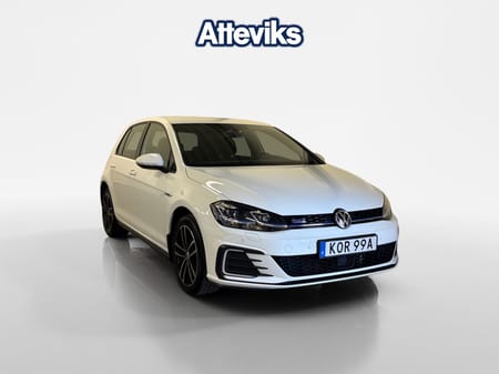 Volkswagen Golf GTE / 1,4 Hybrid / Parkeringssensorer  / Led-baklj