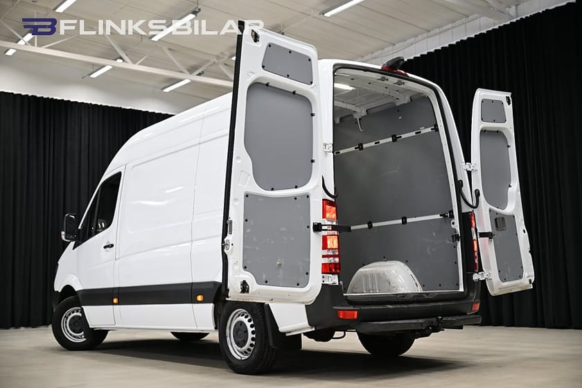Bild 5 av Mercedes-Benz Sprinter 316 BlueTEC Skåpbil 7G 163HK Automat|Drag|Värmare|Backkamera