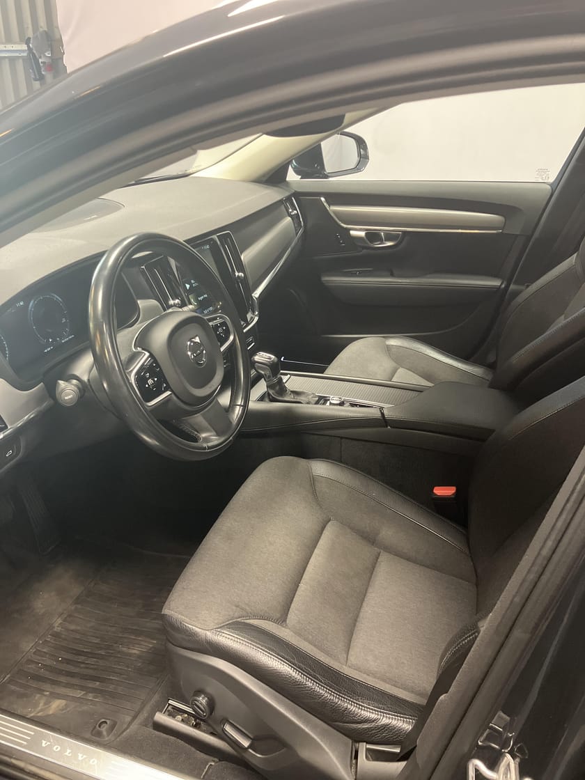 Bild 5 av Volvo V90 D3 Momentum Advanced Edition