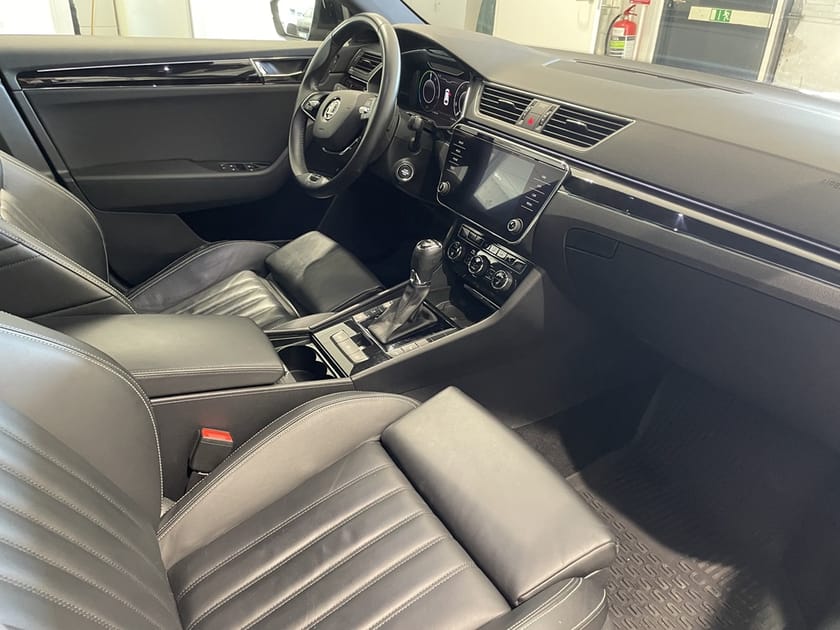 Bild 4 av Škoda Superb iV Kombi L&K 1,4 TSI PHEV