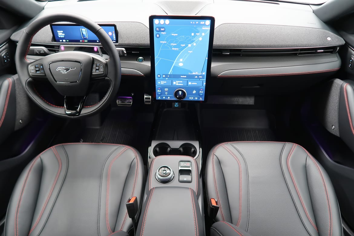 Ford Mustang Mach-E 2023 - miniatyr 10