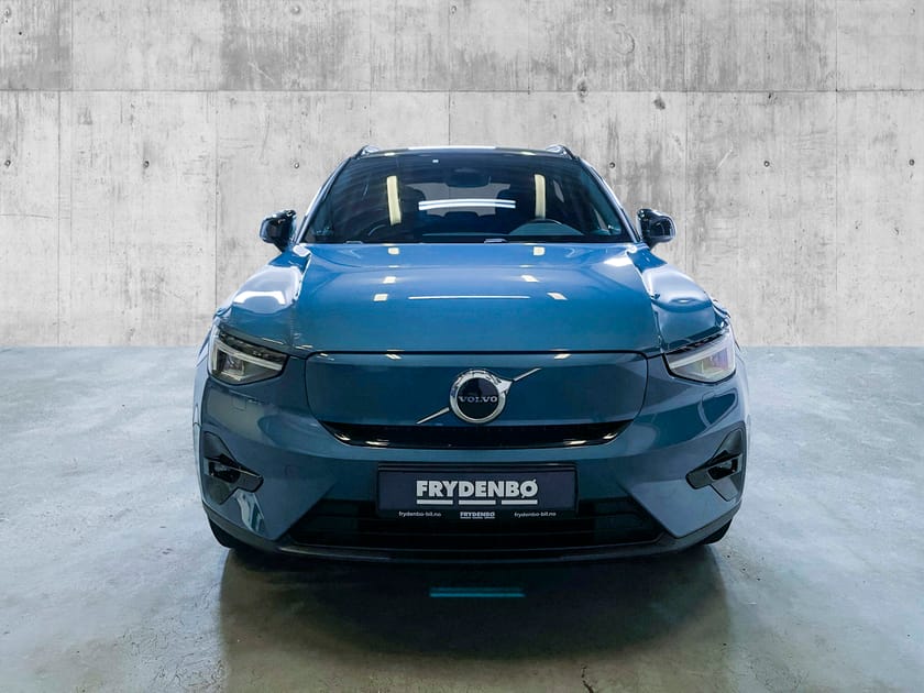 Bilde 2 av Volvo XC40 Recharge Single Motor Plus FWD KROK|TONEDE|VARME.P