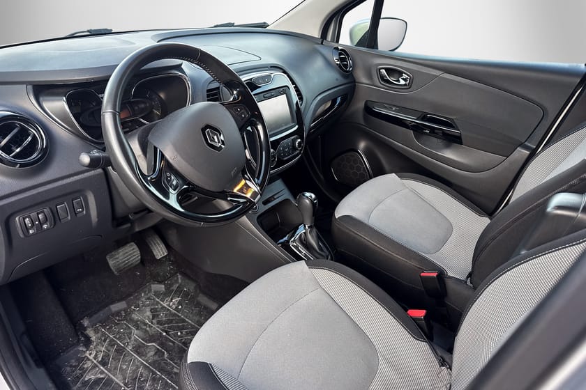Bild 4 av Renault Captur 1.2 AUTOMAT/NYSERVAD/NYBESIKTIGAD/LÅG SKATT