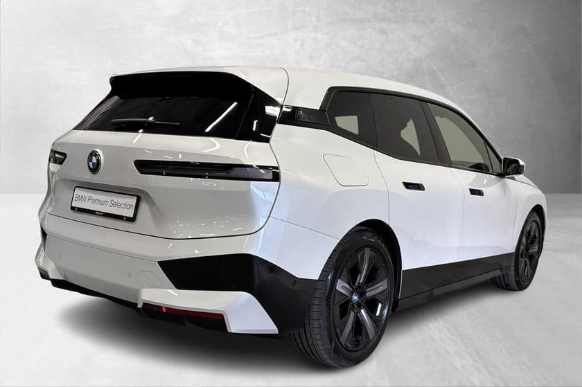 Bilde 4 av BMW iX xDrive40 xDrive40, Fully Charged, H/K, H-feste, Laser, Soft Clo