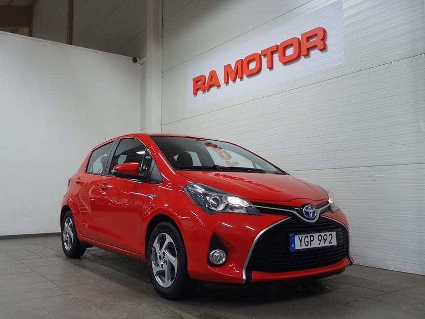 Bild 3 av Toyota Yaris Hybrid e-CVT Edition Feel Backkamera Låga mil