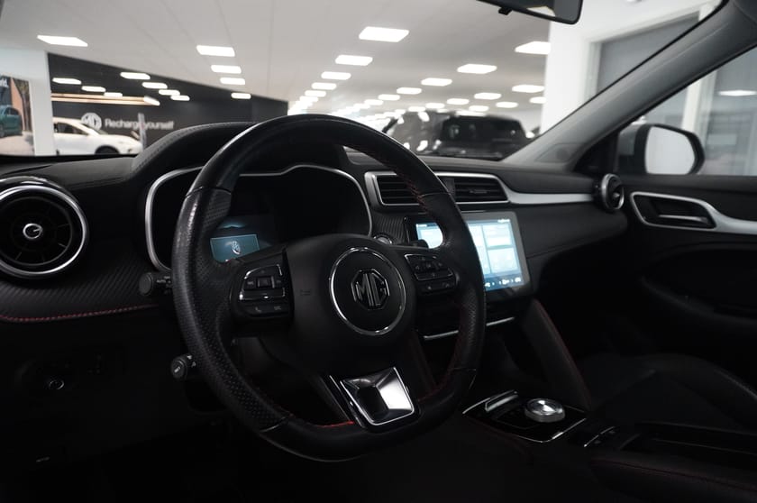 Bild 2 av MG ZS EV Long Range Luxury Pano 360kam Elstol