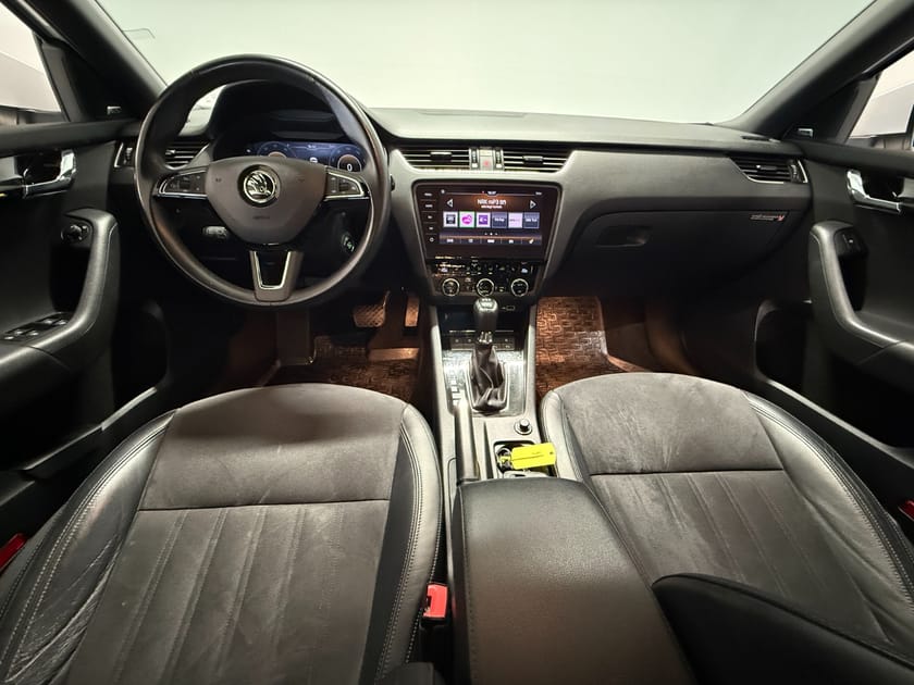 Bilde 5 av Škoda Octavia Stasjonsvogn L&amp;K 2,0 150hk 4x4 ACC/Krok/Webasto/Kam/Canton/El.sete