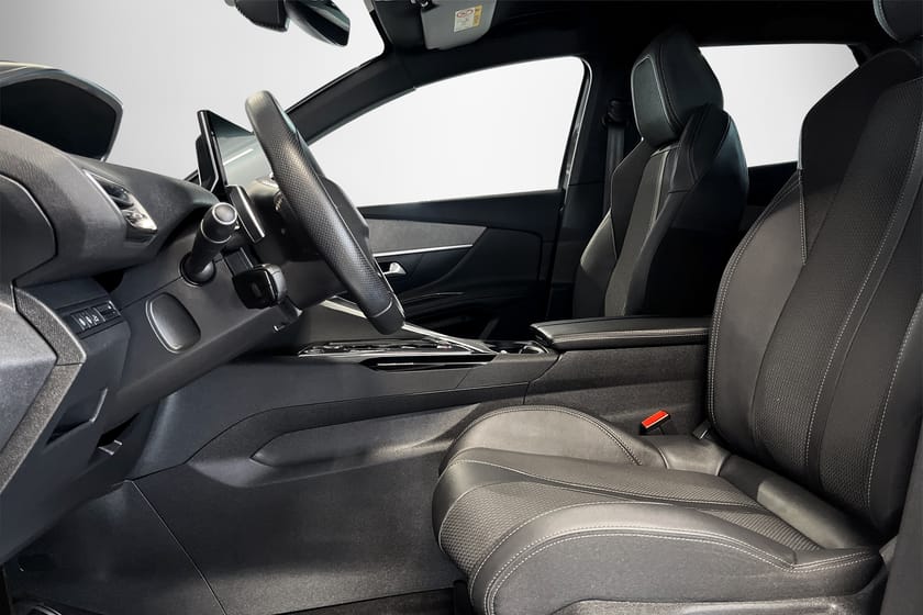 Bild 4 av Peugeot 3008 GT | ADAPTIV FHÅLLARE | ELBAKLUCKA | CARPLAY |
