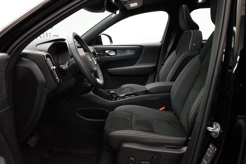 Bild 5 av Volvo XC40 Recharge T4 Ultimate Dark, HarmanKardon PremiumSound, Dragkrok, Taklucka
