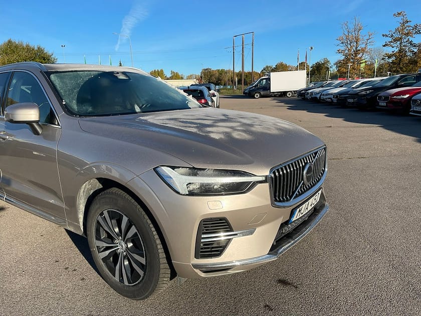 Bild 2 av Volvo XC60 T6 Recharge Core Bright Plug in AWD 350HK 4x4 Panorama