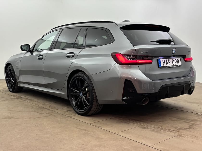 Bild 4 av BMW 330e xDrive Touring Steptronic M Sport B-kamera Drag