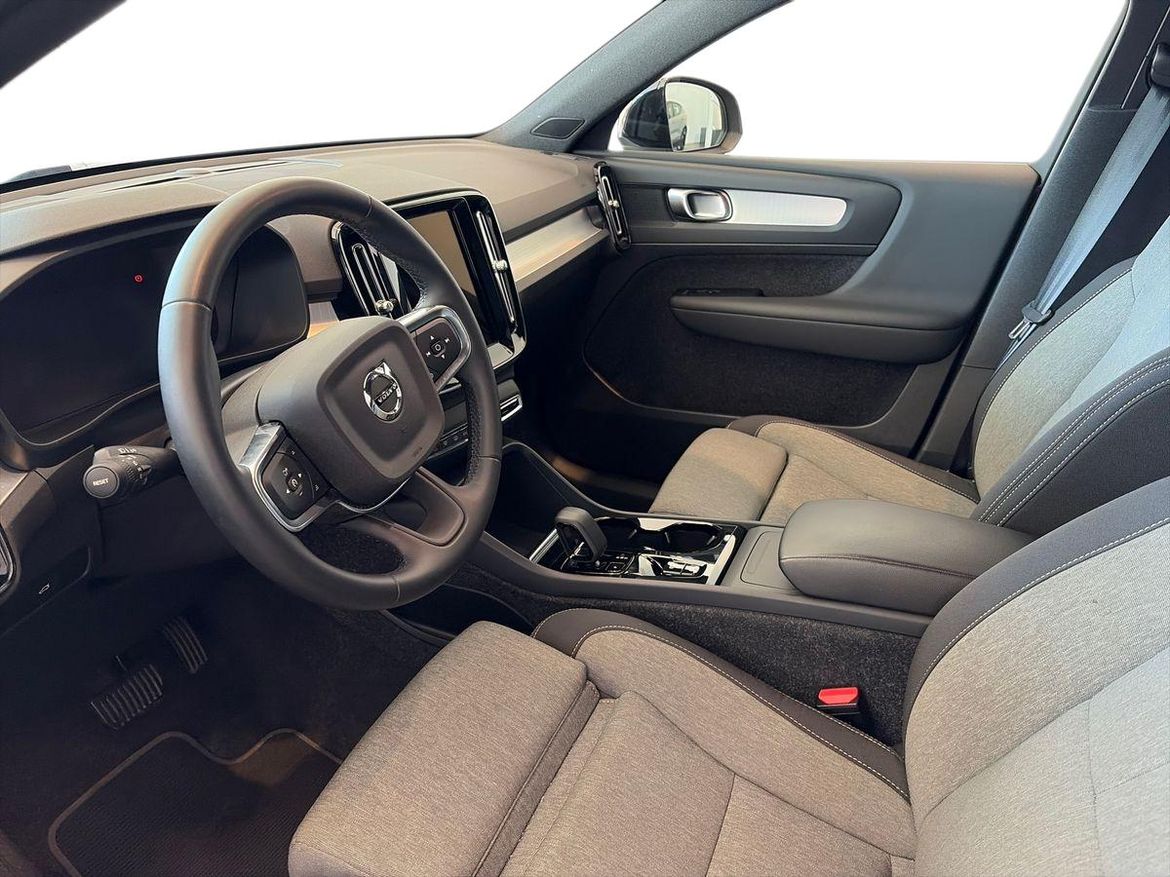 Volvo XC40 2025 - miniatyr 8