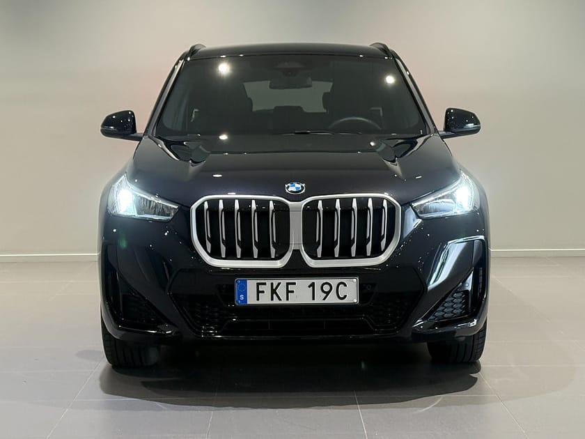 Bild 2 av BMW X1 sDrive18i M Sport Drag Backkamera Tonade Rutor 18" LM