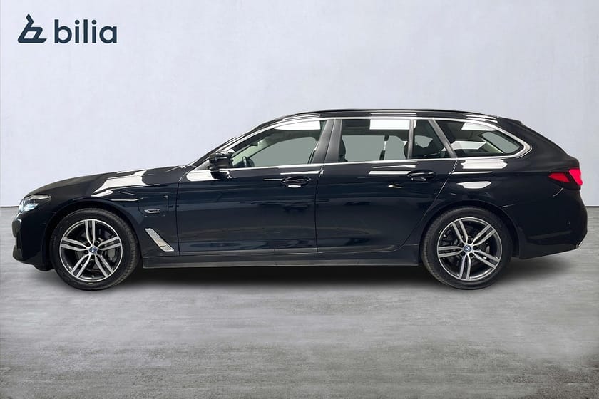 Bild 3 av BMW 530e xDrive Touring ,Panorama, Sportstol, Dragkrok, Hi-Fi