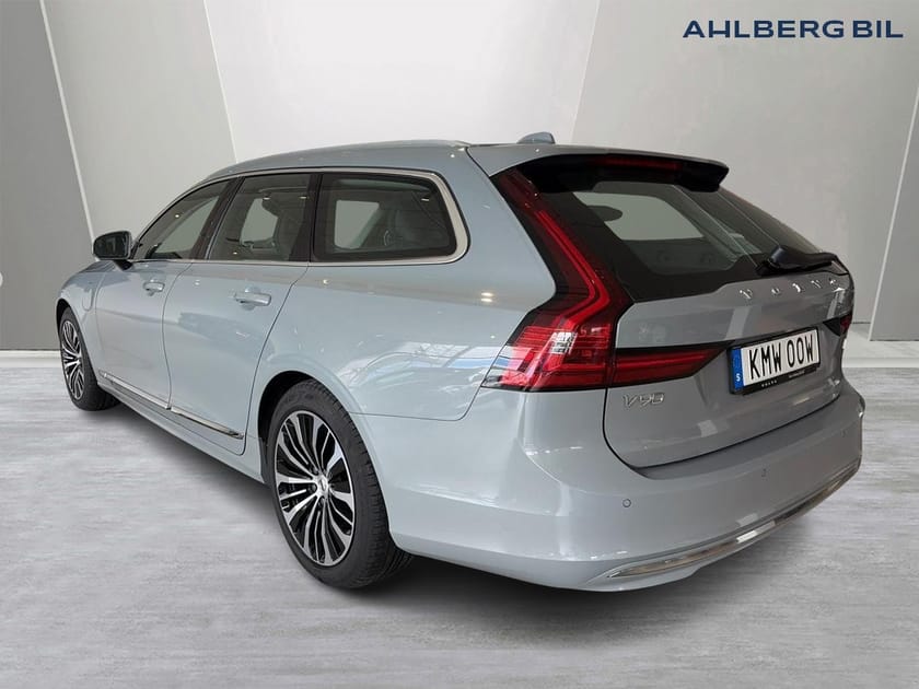 Bild 3 av Volvo V90 Recharge T6 Core Edition II, Parkeringskamera Bak, Baklucka Elmanövrerad, Google Maps, Apple CarPlay