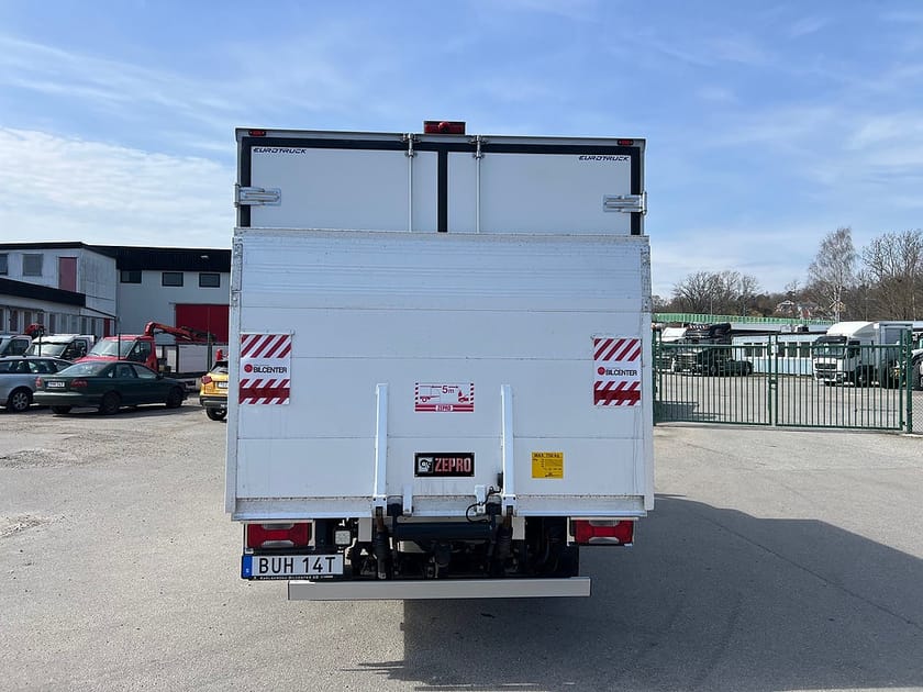Bild 4 av Iveco Daily 35-140 Chassi Cab 35S14 Skåpbil Kyl/Frysbil Dag/Nattkyla Z-Lift
