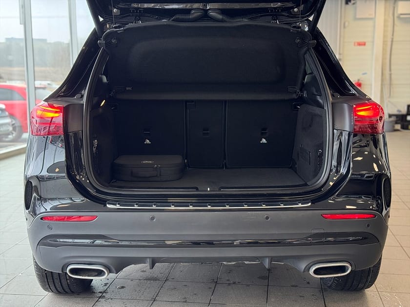 Bild 5 av Mercedes-Benz GLA 250 e AMG Premium Panorama Burmaster