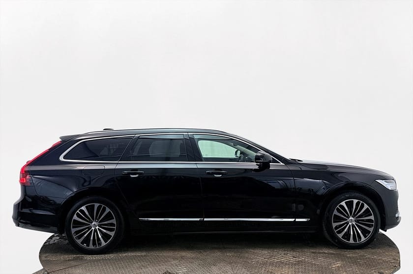 Bild 5 av Volvo V90 Recharge T6 AWD Momentum Drag Navi Kamera Värmare 350hk