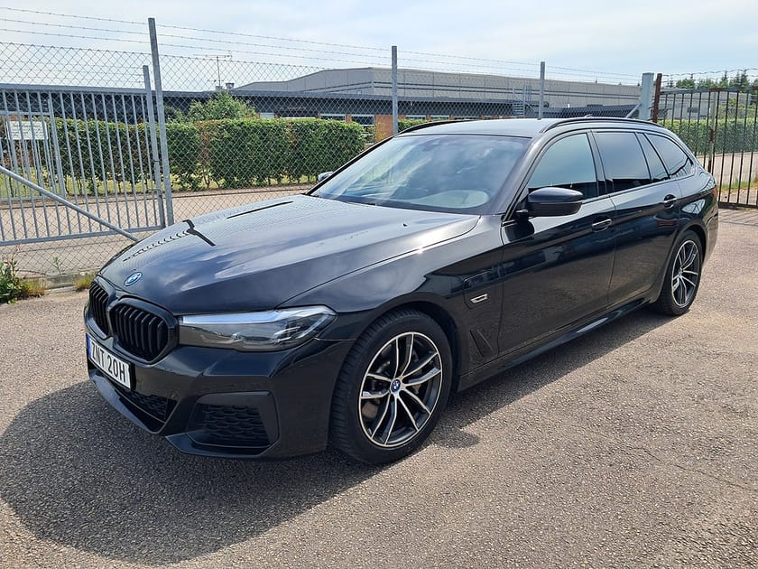 Bild 3 av BMW 530e xDrive Touring M-SPORT Plug in 292HK 4x4 Läder
