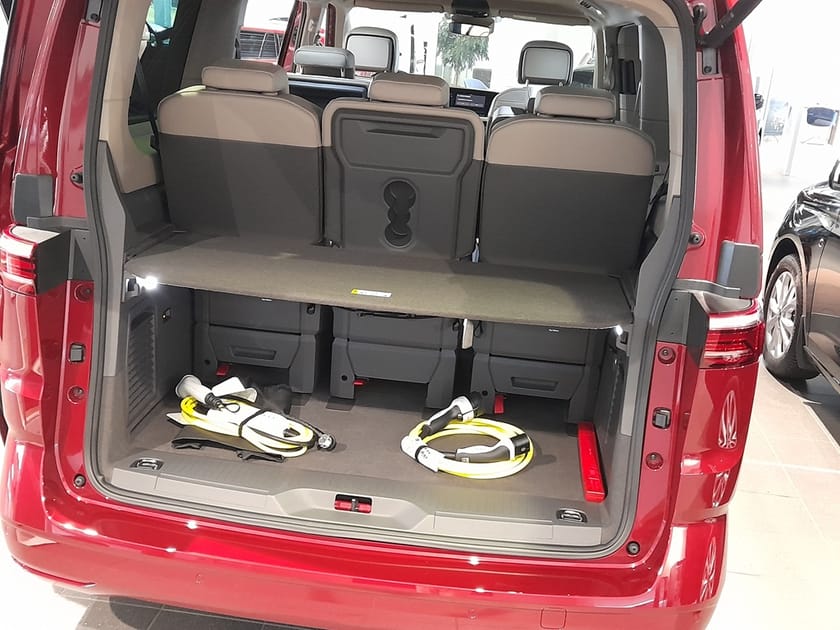 Bild 4 av Volkswagen Multivan eHybrid 4M LIFE HJULBAS: 3124 MM LÅNGT ÖVERHÄNG MOTO