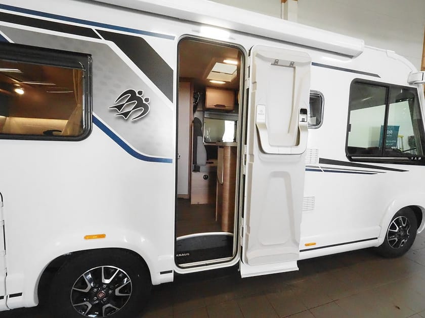 Bild 5 av Knaus Campervan Fiat Van I 550 MF Cykelställ Markis 4 bäddar