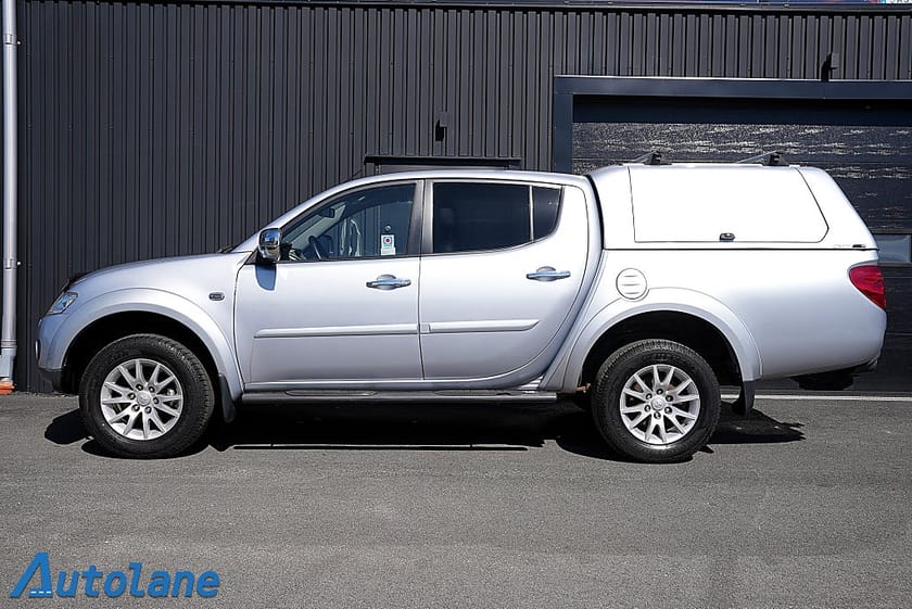 Bild 4 av Mitsubishi L200 Dubbelhytt 2.5 4x4, MOMS, Skinn, Dragkrok, Kåpa 178hk