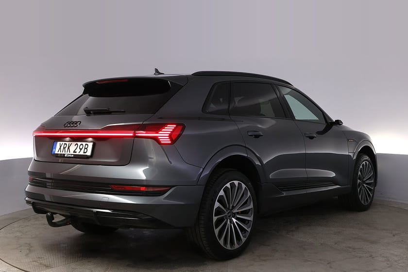 Bild 5 av Audi e-tron 55 quattro S-line Adv. Pano 360 Elstol B&O Drag