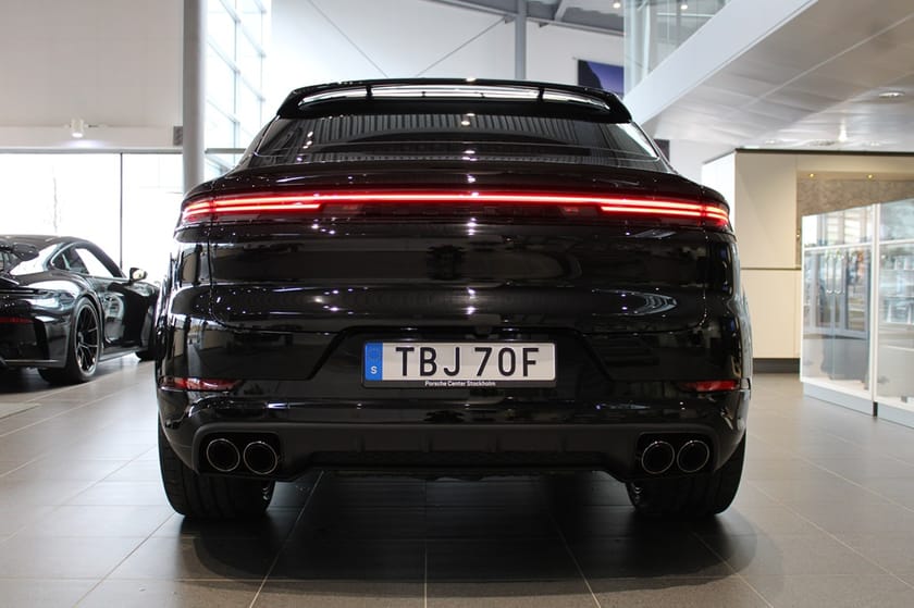 Bild 4 av Porsche Cayenne Coupé E-Hybrid Black Edition