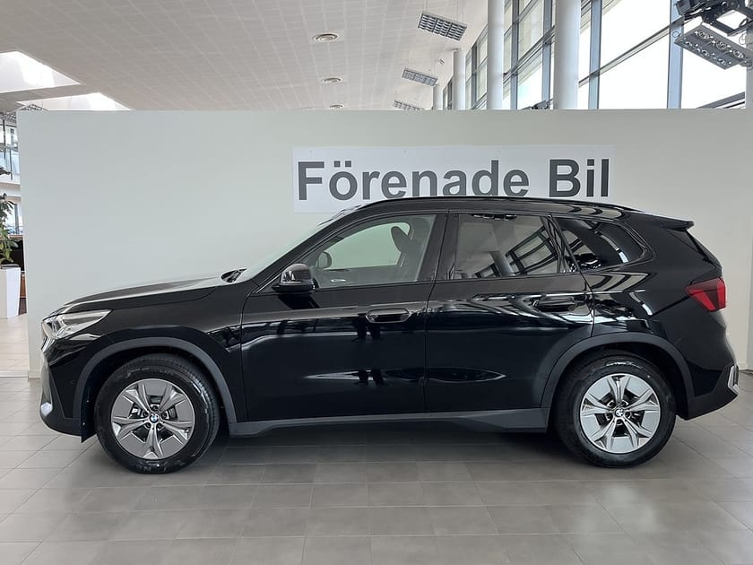 Bild 3 av BMW iX1 xDrive30 H/K Drag Park Assist ToandeRutor