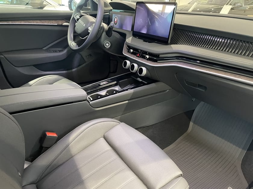 Bild 5 av Škoda Superb Kombi COMBI L&K 2,0 TDI 193 HK 7 VXL DSG 4X4