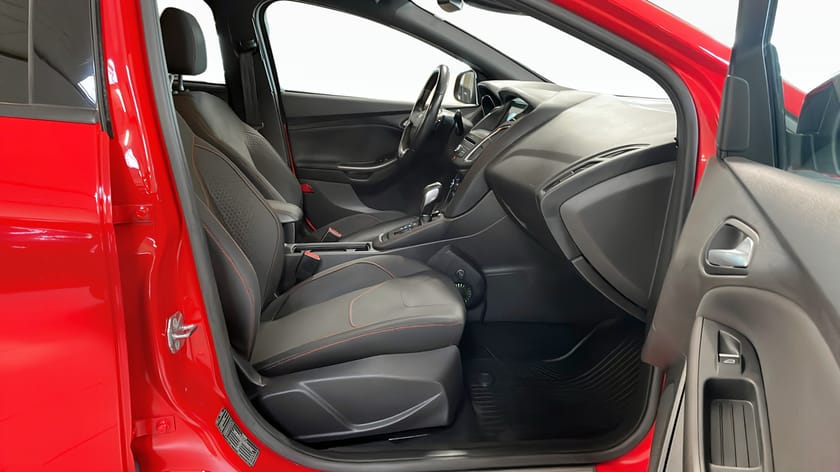 Bild 3 av Ford Focus Kombi 1.0 EcoBoost SelectShift 125Hk / ST-Line / Drag /