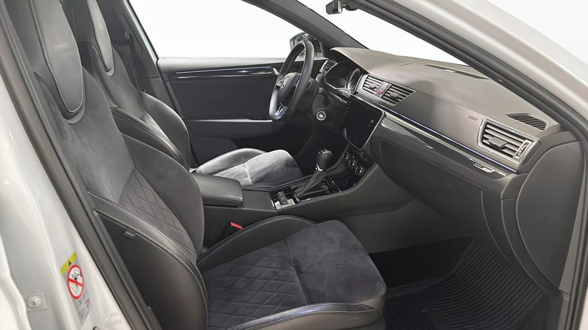 Bild 3 av Škoda Superb Kombi 2.0 TSI 4x4 DSG Sekventiell, 272hk Sport Line