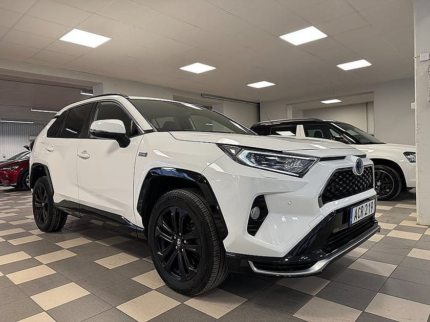 Bild 3 av Toyota RAV4 Laddhybrid Plug-in Hybrid Launch Edt AWD B-Kamera Drag 306 Hk
