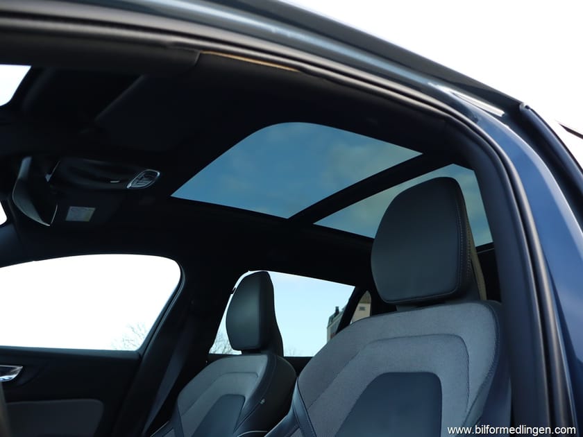Bild 5 av Volvo V60 T8 2.0 Recharge AWD R Design S/V-hjul