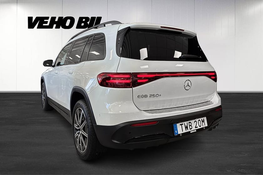 Bild 4 av Mercedes-Benz EQB 250+ AMG Line | 7-sits | Panorama | Backkamera |