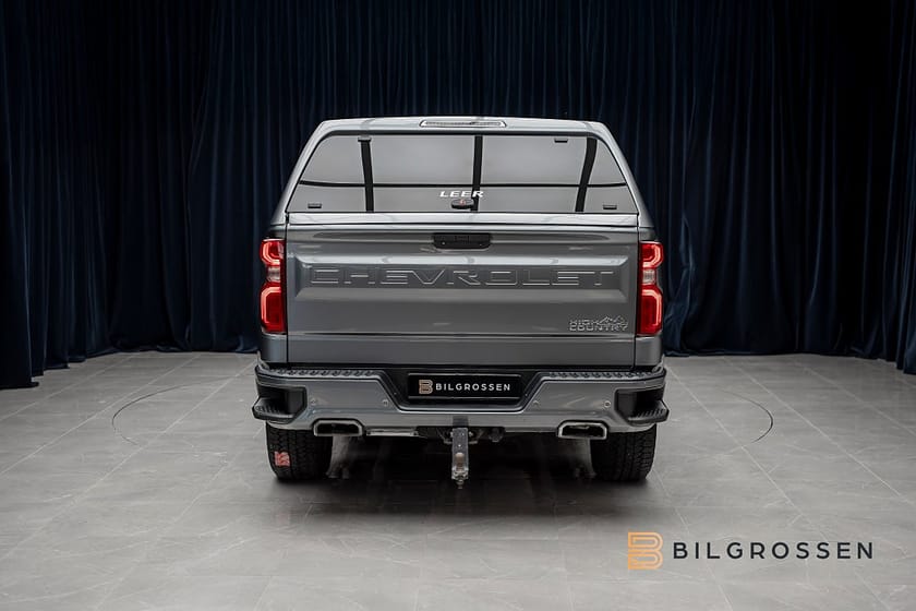 Bild 3 av Chevrolet Cheyenne Silverado High Country 6.2 V8 4WD Hydra-Matic Pano BOSE Kåpa MOMS