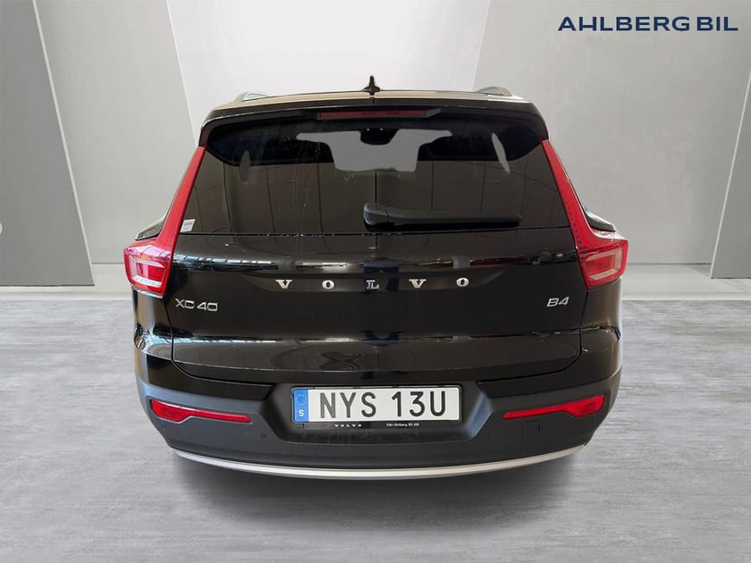 Bild 4 av Volvo XC40 B4 II FWD Bensin MomAdv NaviPro Edt, Lastpaket, Dragkrok Halvautomatisk, Panoramaglastak, Parkeringskamera Bak, Navigation