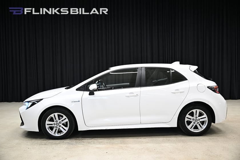 Bild 2 av Toyota Corolla Hybrid e-CVT 122HK Active|Backkamera|LED|S&V-Hjul|Moms