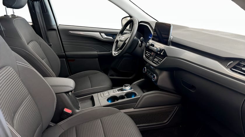Bild 3 av Ford Kuga Hybrid AWD 190hk - Dragkrok
