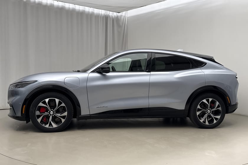 Bild 2 av Ford Mustang Mach-E Standard Range AWD 70kWh (269hk) Teknikpaket B&O