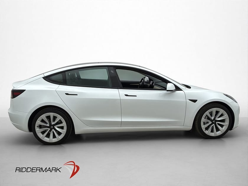 Bild 4 av Tesla Model 3 Long Range AWD Facelift Pano Drag Autopilot
