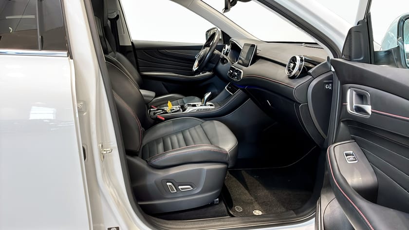 Bild 3 av MG EHS PHEV Luxury | 360-Kam | Pano | Drag | 258hk