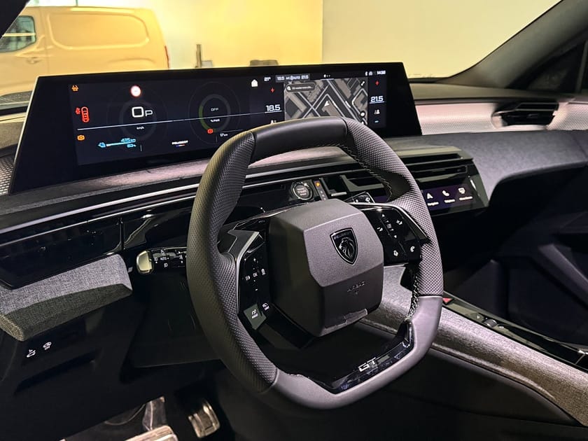 Bild 4 av Peugeot E-5008 GT 73kW 500km räckvidd Lagerbil OMG LEV drag