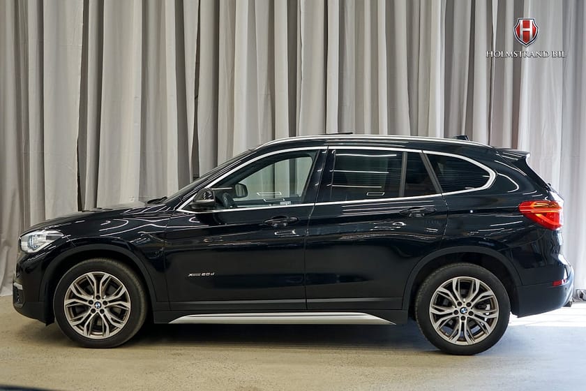 Bild 1 av BMW X1 xDrive20d xLine Pano Drag Sportstolar Keyless Metallic