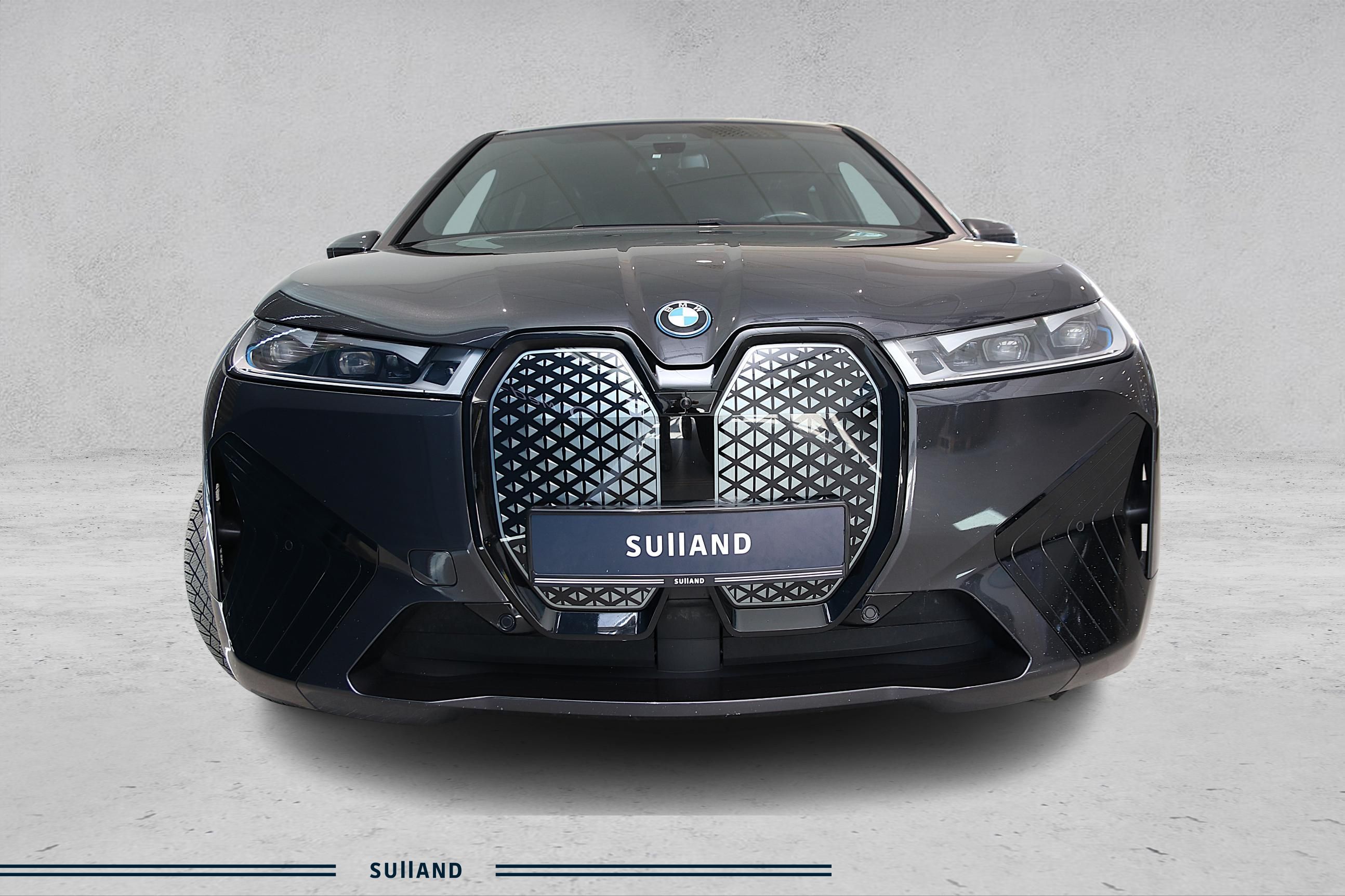 Thumnail bilde 2 av BMW iX xDrive40