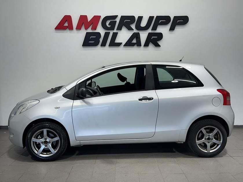 Bild 3 av Toyota Yaris 3-dörrar 1.0 VVT-i Euro 4 Ny besiktigad!