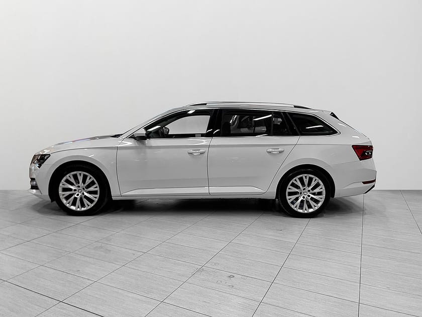 Bild 4 av Škoda Superb iV Kombi Skoda 1.4 TSI Style Värmare Backkamera
