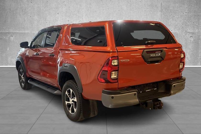 Bilde 2 av Toyota Hilux Dobbelcab 2.4 Diesel D-4D 150 hk Invincible Automat