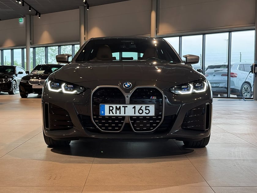 Bild 2 av BMW i4 M50 xDrive Gran Coupé M Sport Supercharged Taklucka Drag D/A Pro