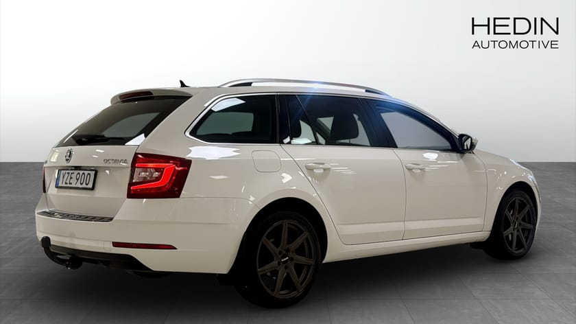 Bild 2 av Škoda Octavia Kombi 2.0, 150hk, DSG, Style, *DRAG*